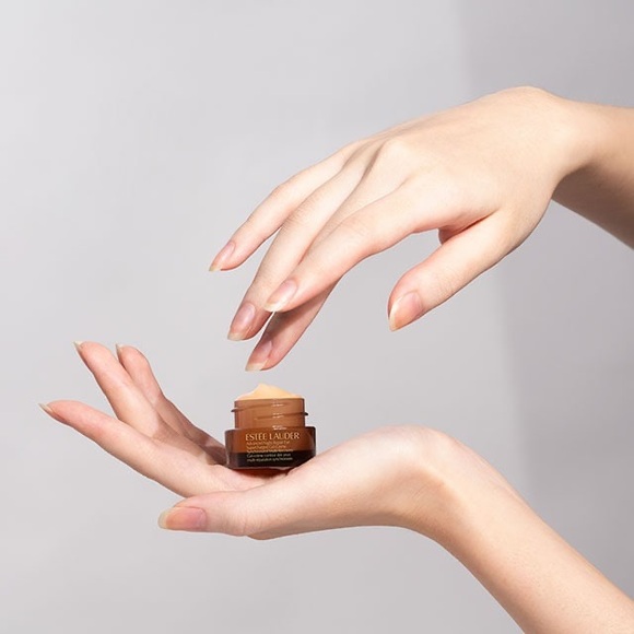 Estée Lauder Advanced Night Repair Eye Supercharged Gel-Crème .17oz Trial Size - Picture 3 of 13